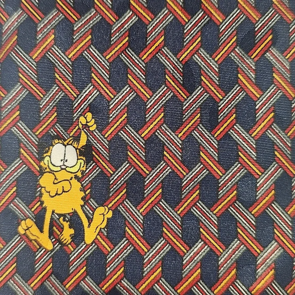 Paws Addiction Garfield, Patterned Men's Novelty Necktie Used - Picture 4 of 12